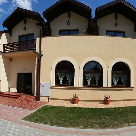 Pensiunea Berna Bacău Dış mekan fotoğraf